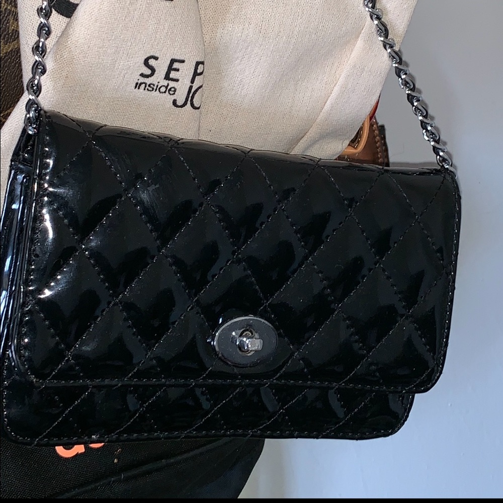 Black Crossbody Bag W/ Silver Chain